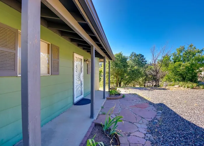 1 Mi To Whiskey Row: W/ Fire Pit & Deck Holiday home *