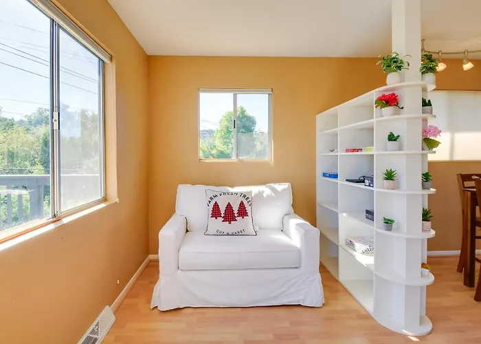 1 Mi To Whiskey Row: W/ Fire Pit & Deck Holiday home Prescott